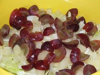 Zielona sałata z mozzarellą na słodko - 6