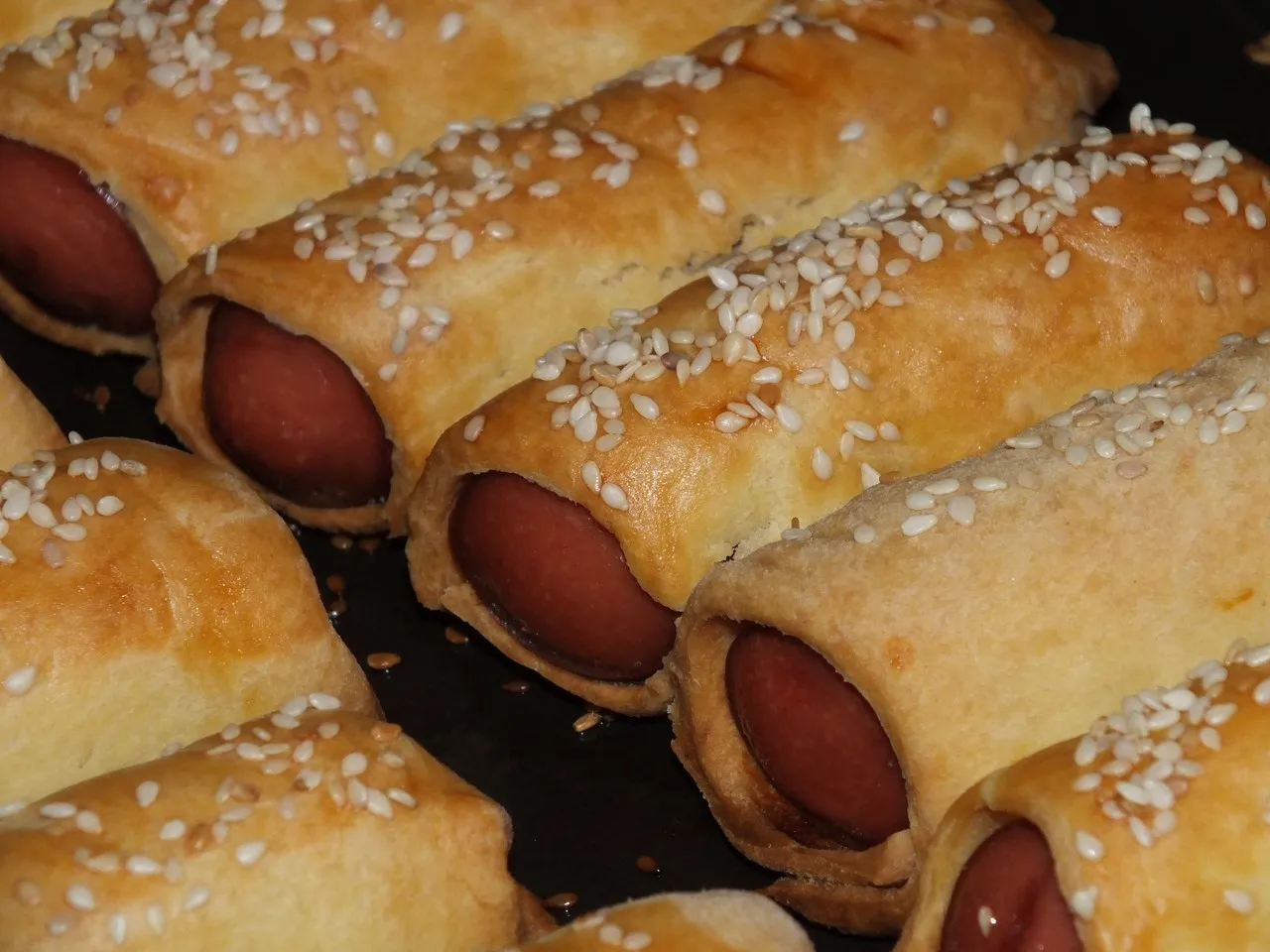 Parówki w kruchym cieście