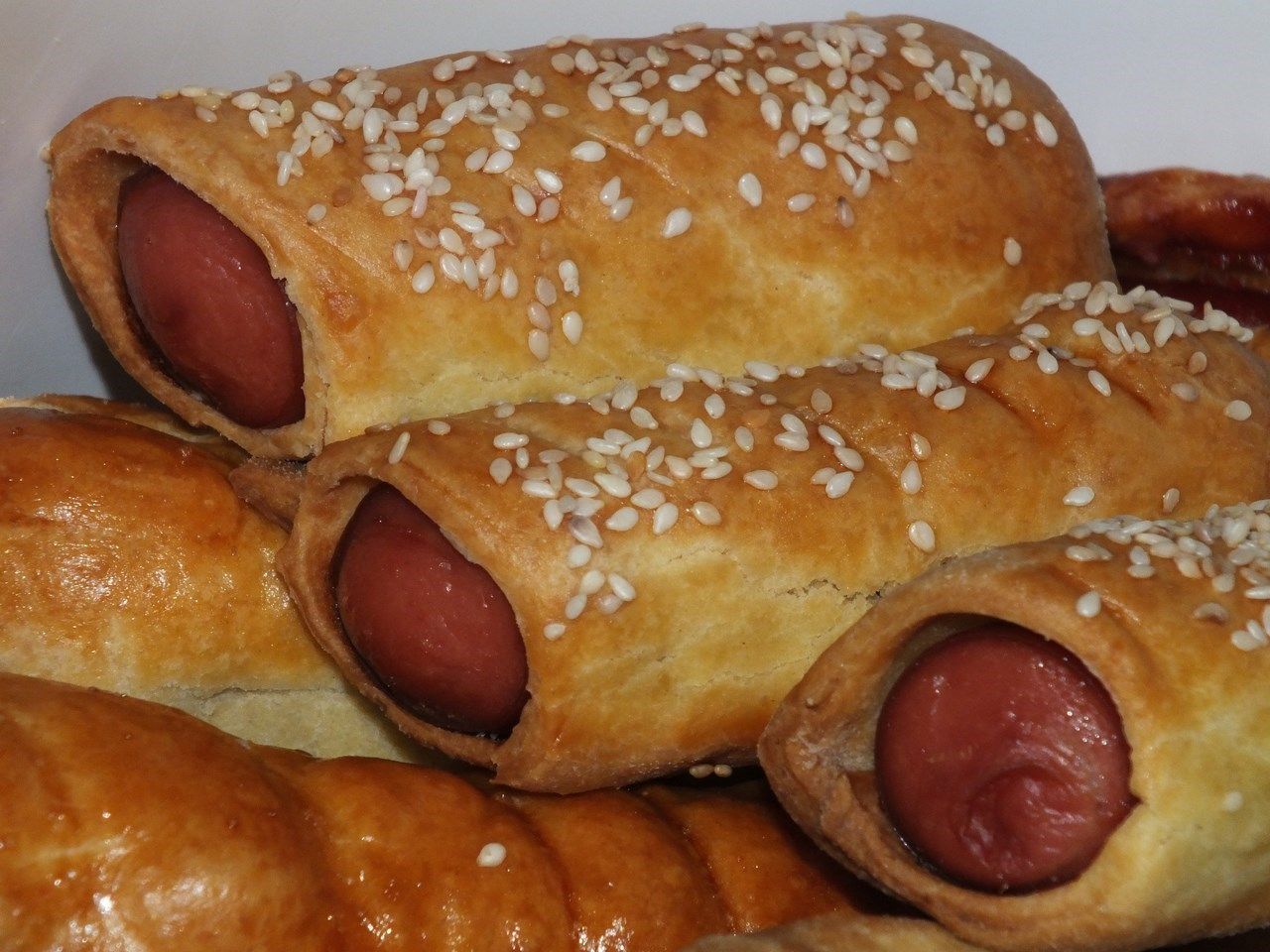 Parówki w kruchym cieście