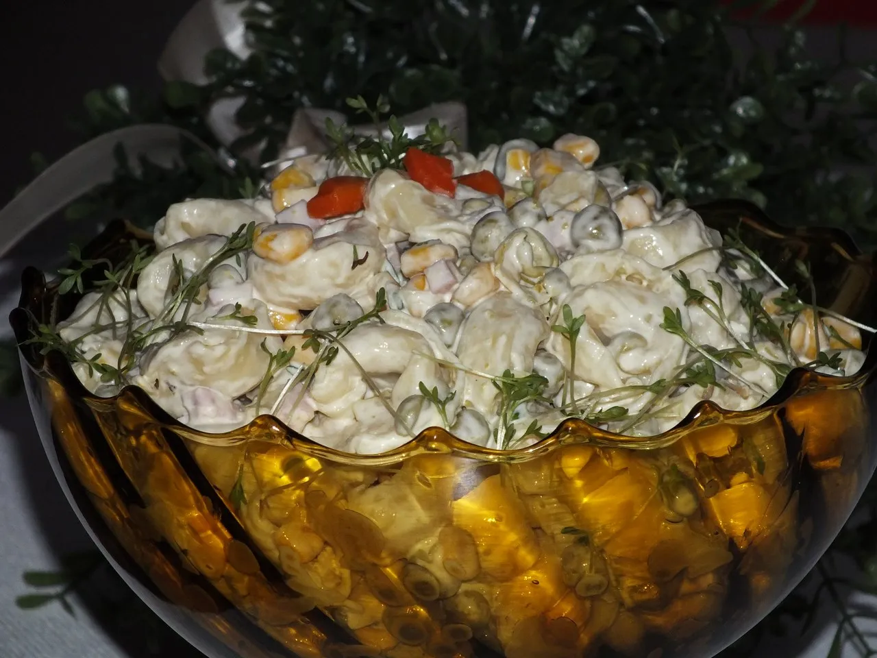 Wiosenna sałatka z makaronem tortellini
