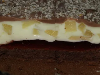Biszkopt z lekką jogurtowo-ananasową masą - 9