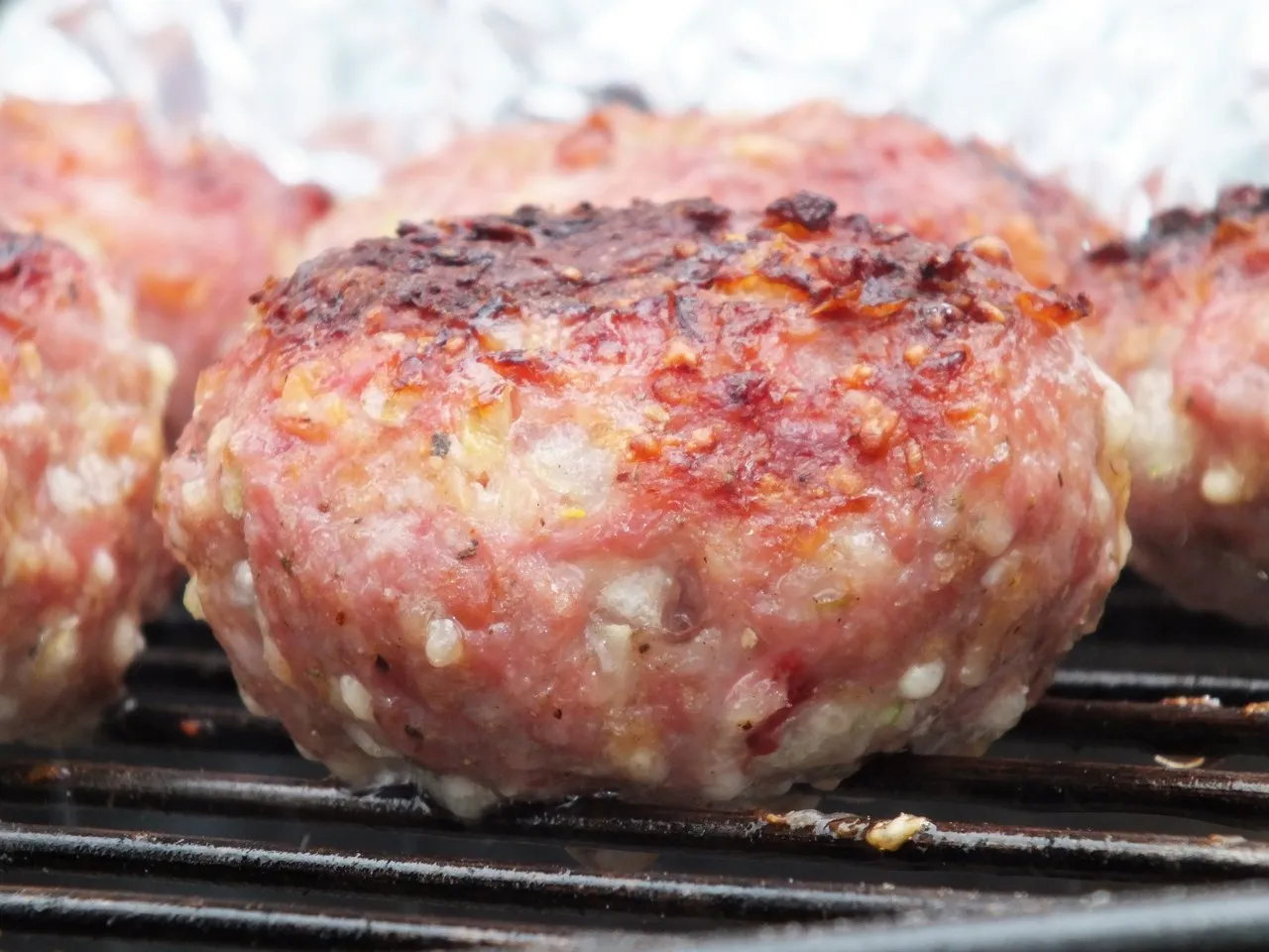 Grillowane kotlety mielone z serową nutką