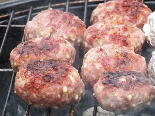 Grillowane kotlety mielone z serową nutką - 3