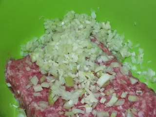 Grillowane kotlety mielone z serową nutką - 4