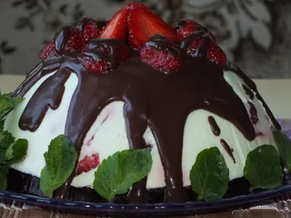 Pyszny deser z serka mascarpone i truskawek - 1