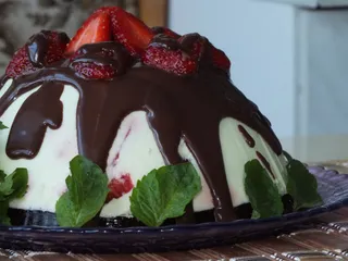 Pyszny deser z serka mascarpone i truskawek - 16