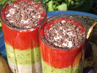 Trójkolorowy koktajl owocowy - 2