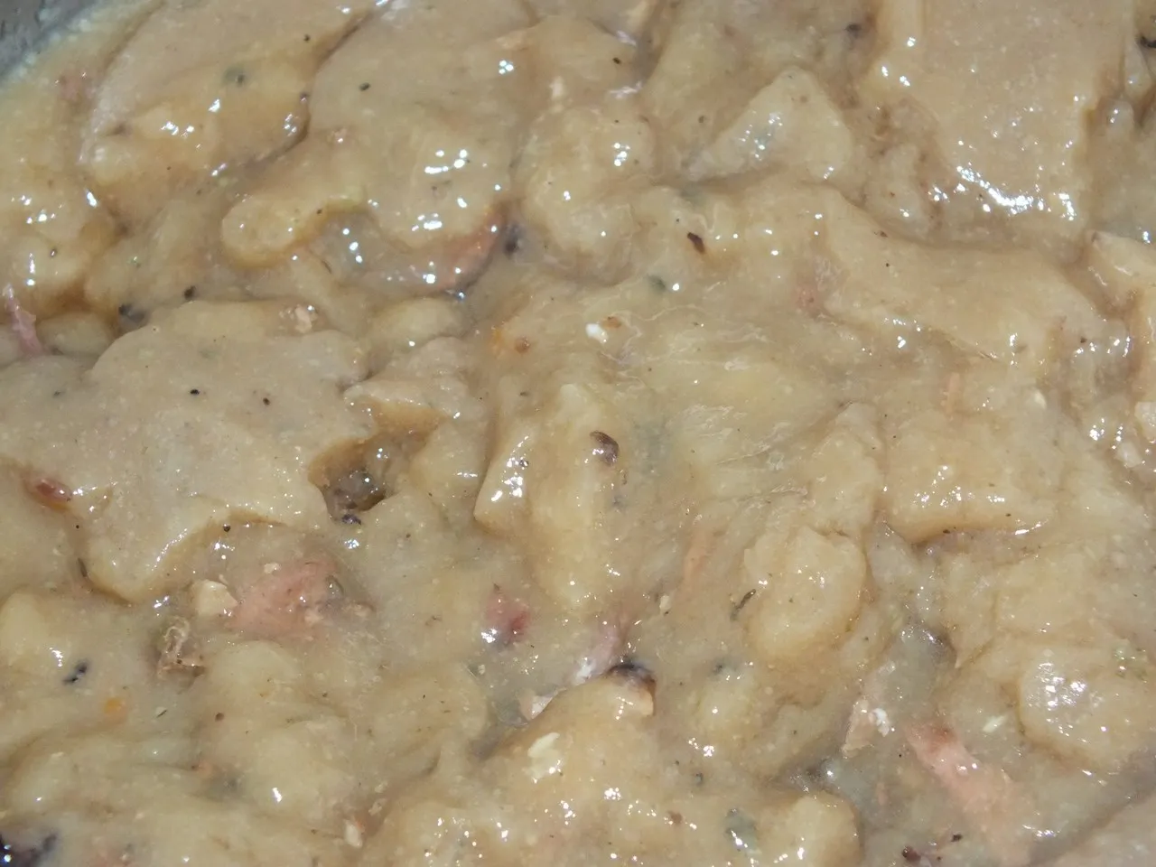 Zapiekanka makaronowa z karczkiem i pieczarkami