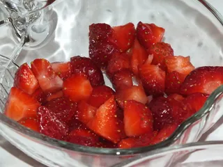 Szybki deser z truskawkami i Nutellą - 6