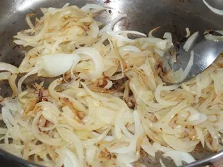 Gulasz z żołądków drobiowych i cukinii - 4