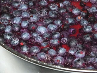 Ciasto jagodowe z bitą śmietaną - 7