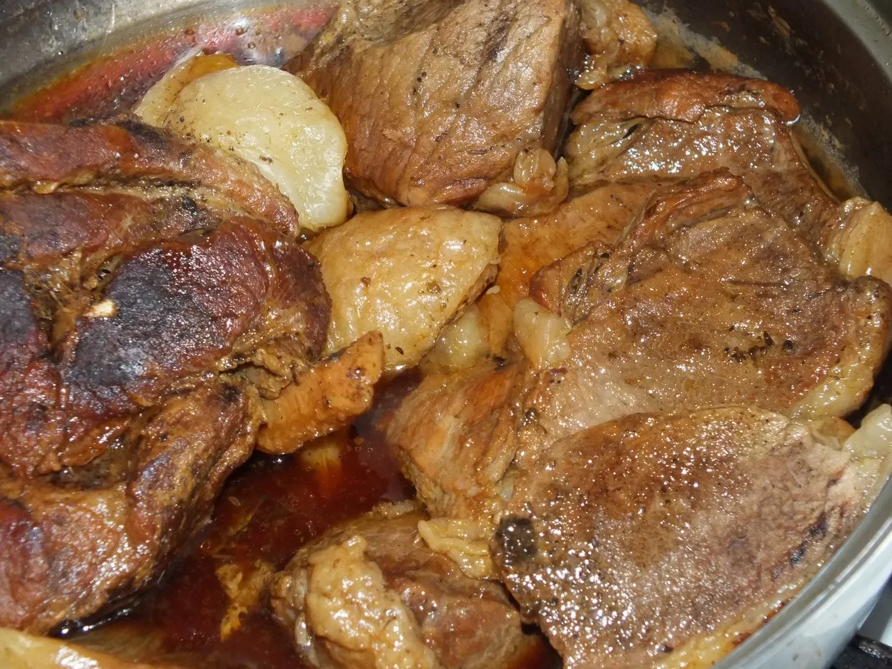 Pieczeń wołowa w sosie własnym