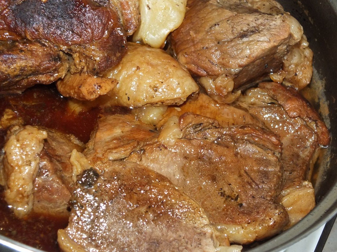 Pieczeń wołowa w sosie własnym