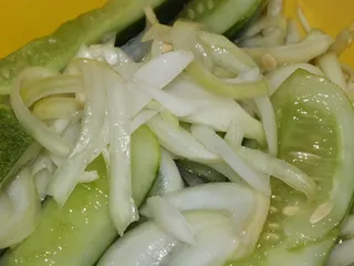 Ogórki na ostro z papryką chilli - 11