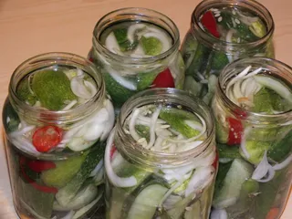 Ogórki na ostro z papryką chilli - 16