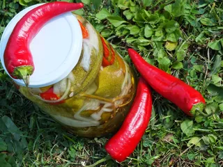 Ogórki na ostro z papryką chilli - 3