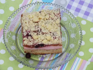 Jabłecznik z aronią i masą budyniową - 15