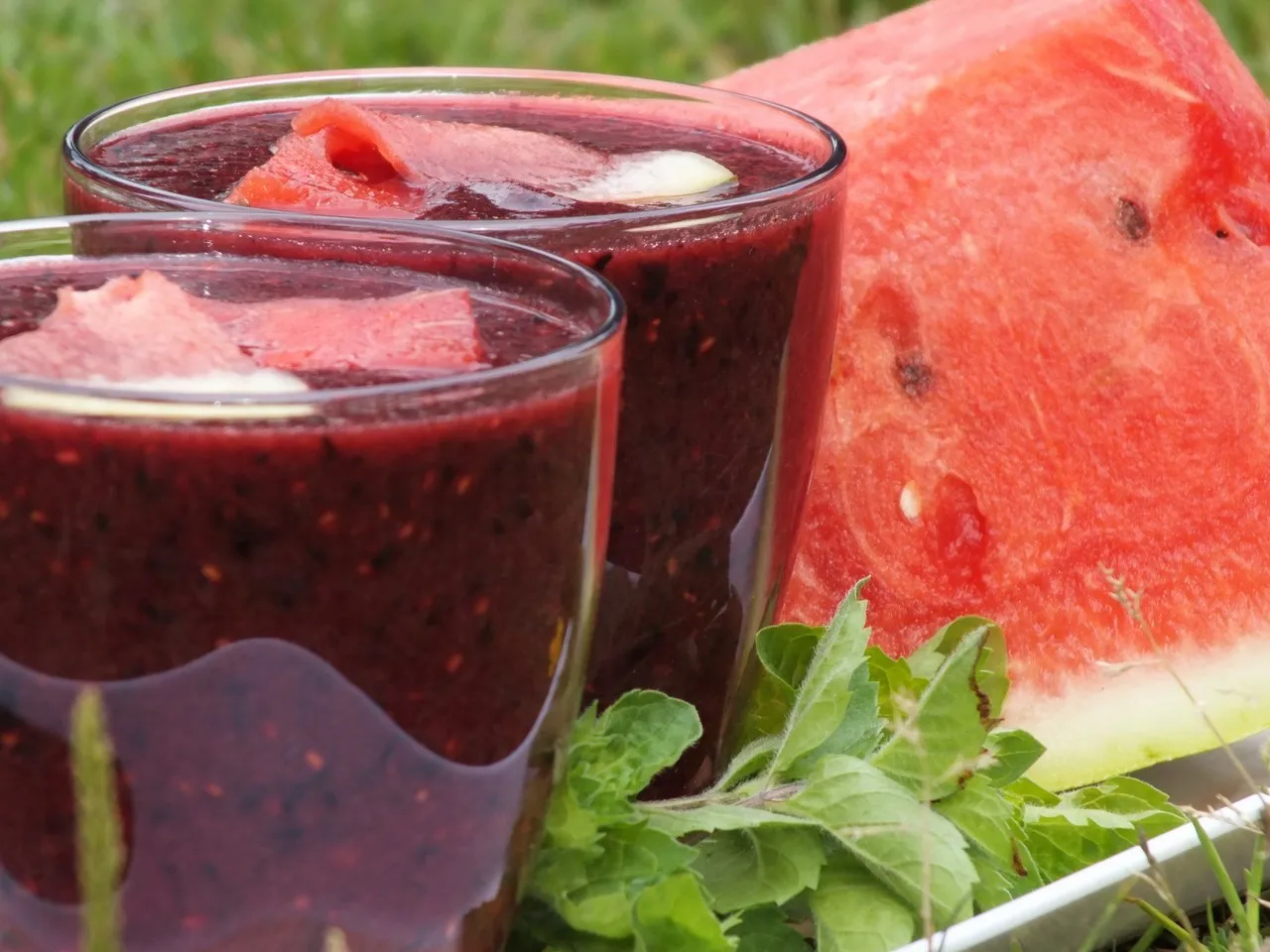 Arbuzowe smoothie z jagodami