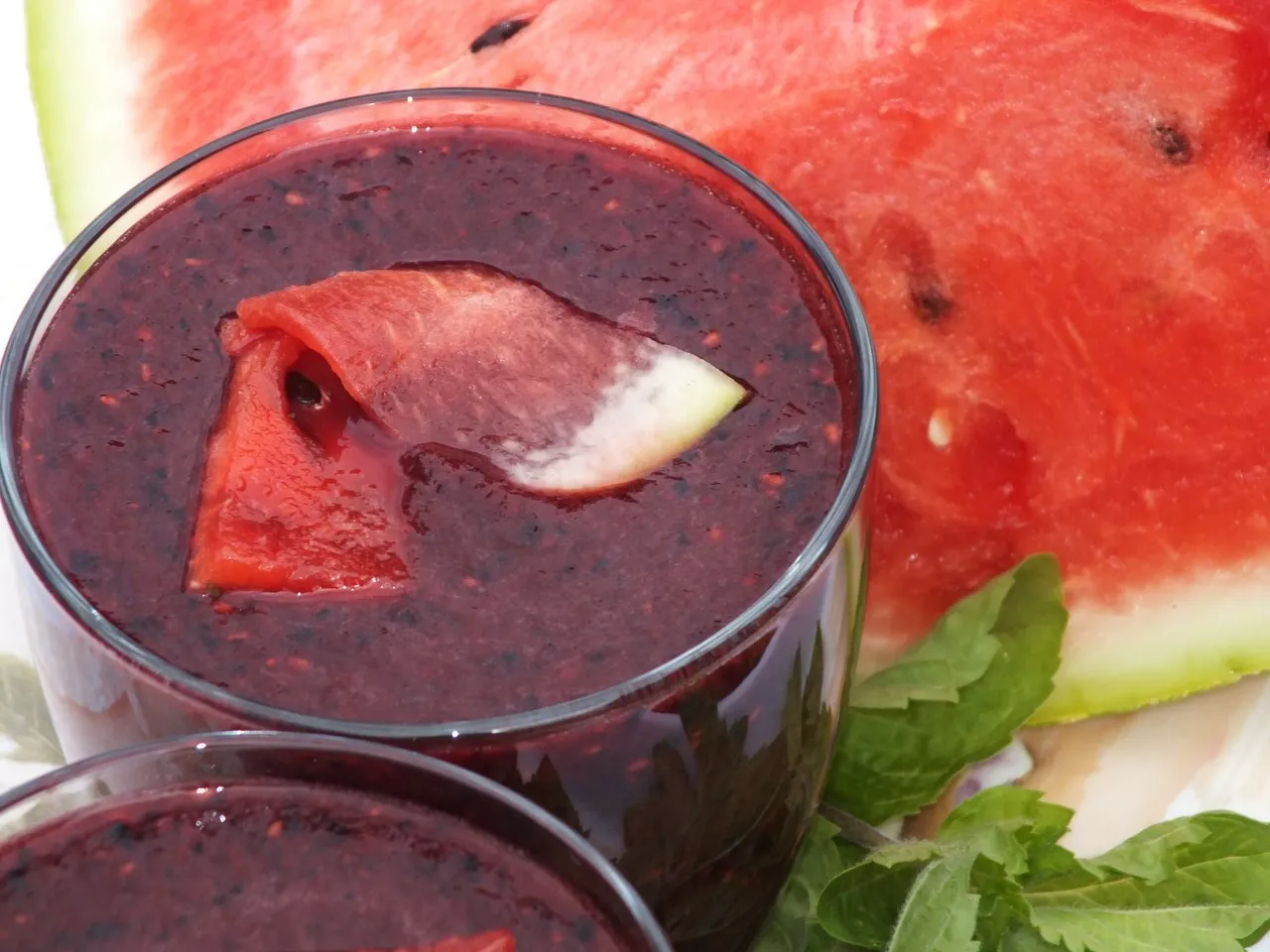 Arbuzowe smoothie z jagodami