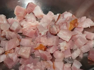 Cukinia smażona z żółtym serem i boczkiem - 11