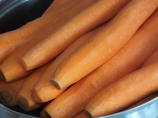 Sałatka z marchewki i czerwonej papryki - 3