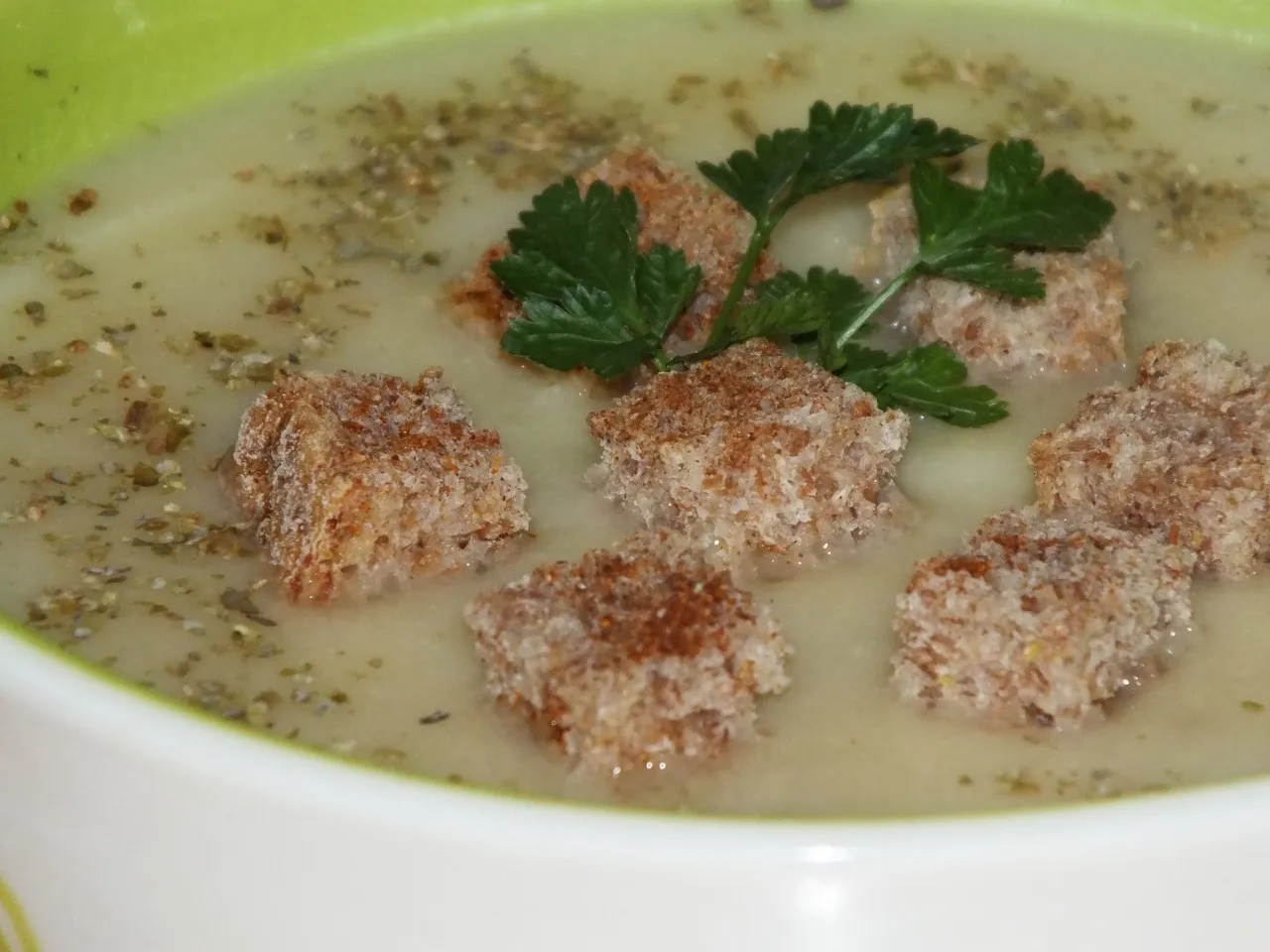 Zupa kalafiorowa krem z grzybowym akcentem