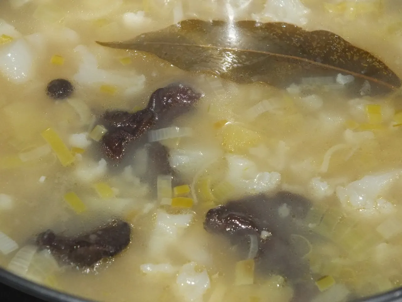 Zupa kalafiorowa krem z grzybowym akcentem