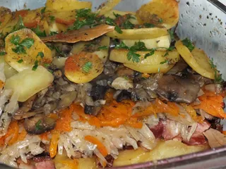 Zapiekanka ziemniaczana z marchewką i pieczarkami - 3