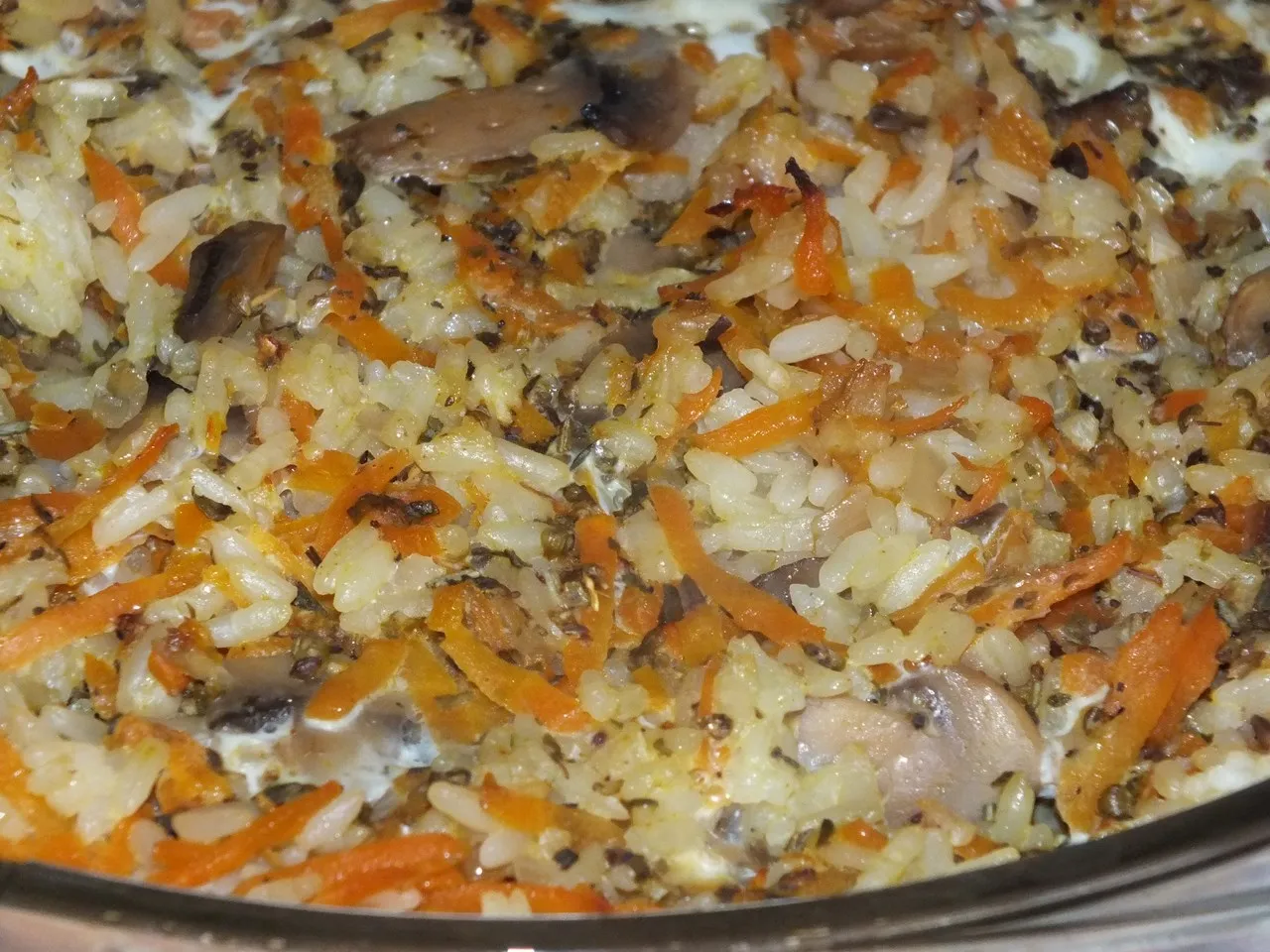 Zapiekanka ryżowa z pieczarkami i marchewką
