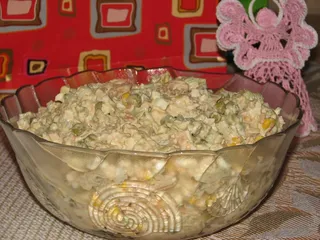 Kolorowa sałatka z tuńczykiem - 1