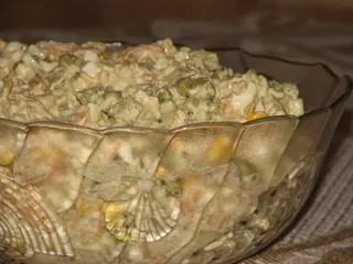 Kolorowa sałatka z tuńczykiem - 8