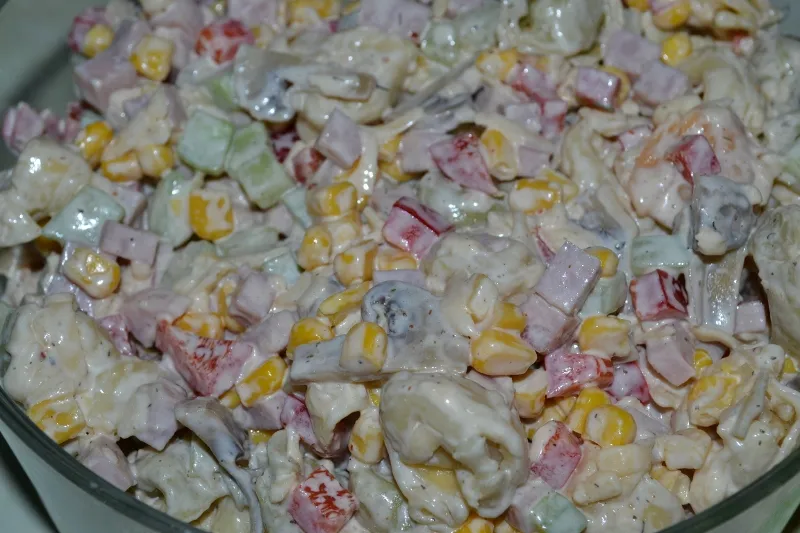 Sałatka z tortellini