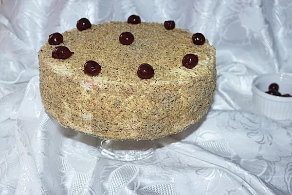 Tort malinowo-śmietanowy