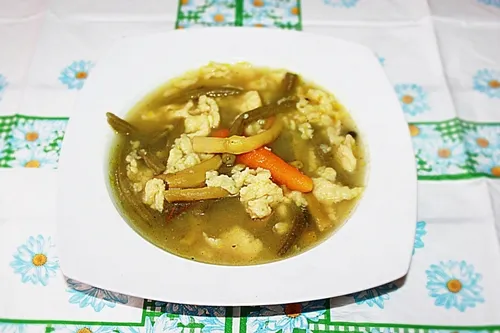 Zupa warzywna z zacierkami