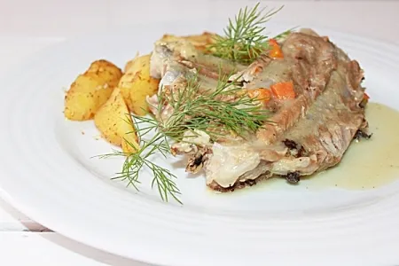 Żeberka w sosie musztardowo-szafranowym
