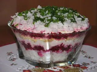 Sałatka świąteczna z kurczakiem i buraczakami - 2