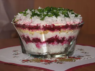 Sałatka świąteczna z kurczakiem i buraczakami - 3