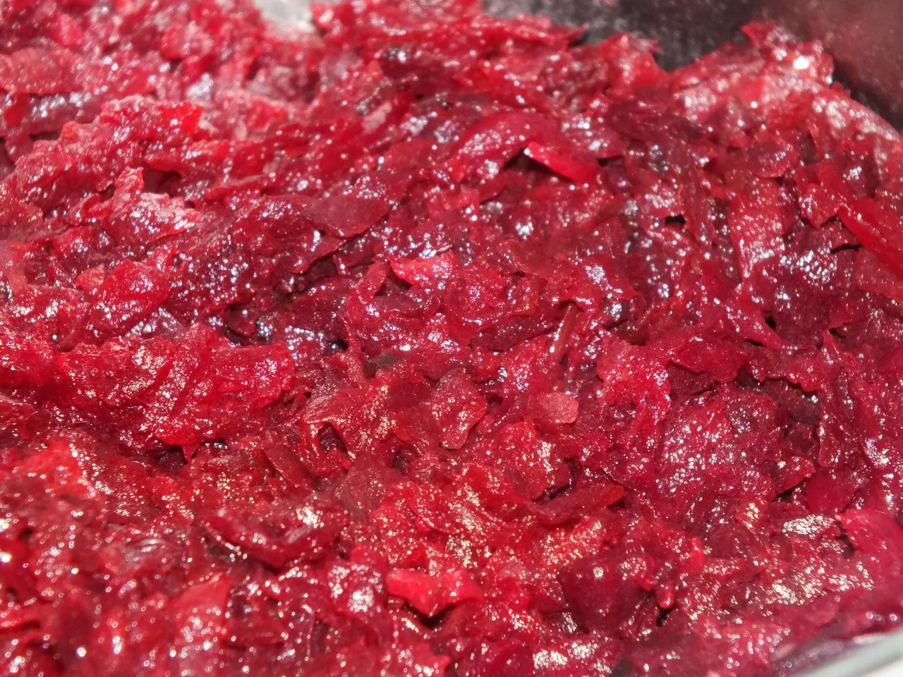 Buraczki zasmażane z jabłkiem i cebulką