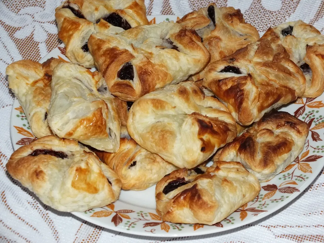 Ciastka na wczoraj, czyli błyskawiczne ciastka z ciasta francuskiego