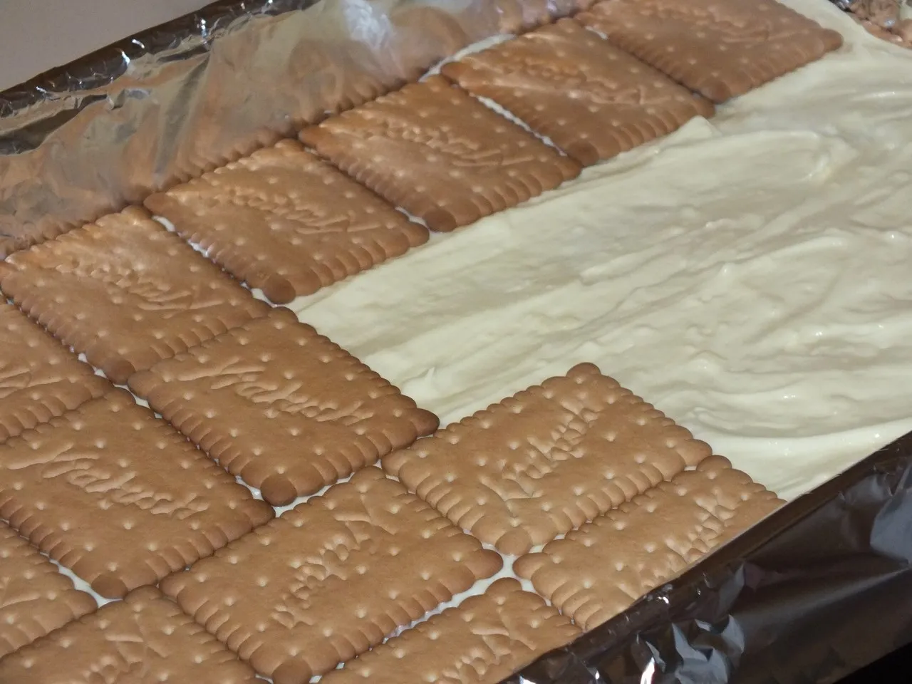 Warstwowy budyniowiec bez pieczenia