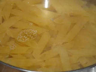 Penne z szynką w śmietankowym sosie - 8