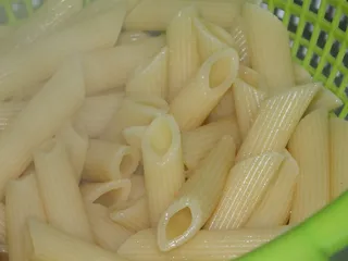 Penne z szynką w śmietankowym sosie - 10