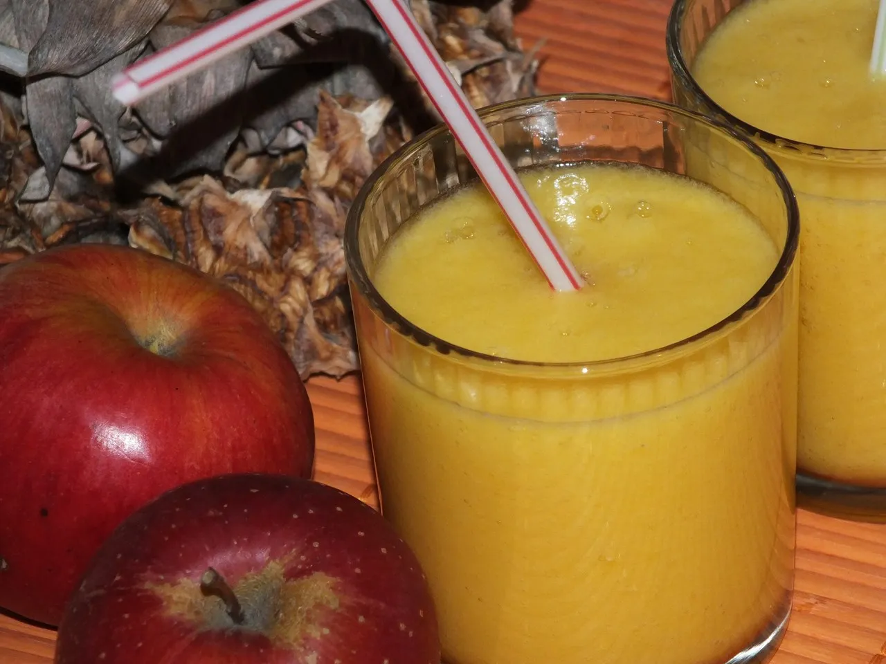 Ananasowo-pomarańczowe smoothie