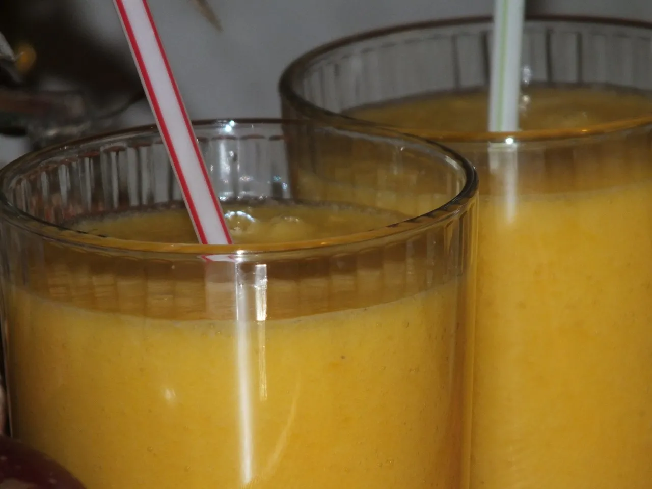 Ananasowo-pomarańczowe smoothie