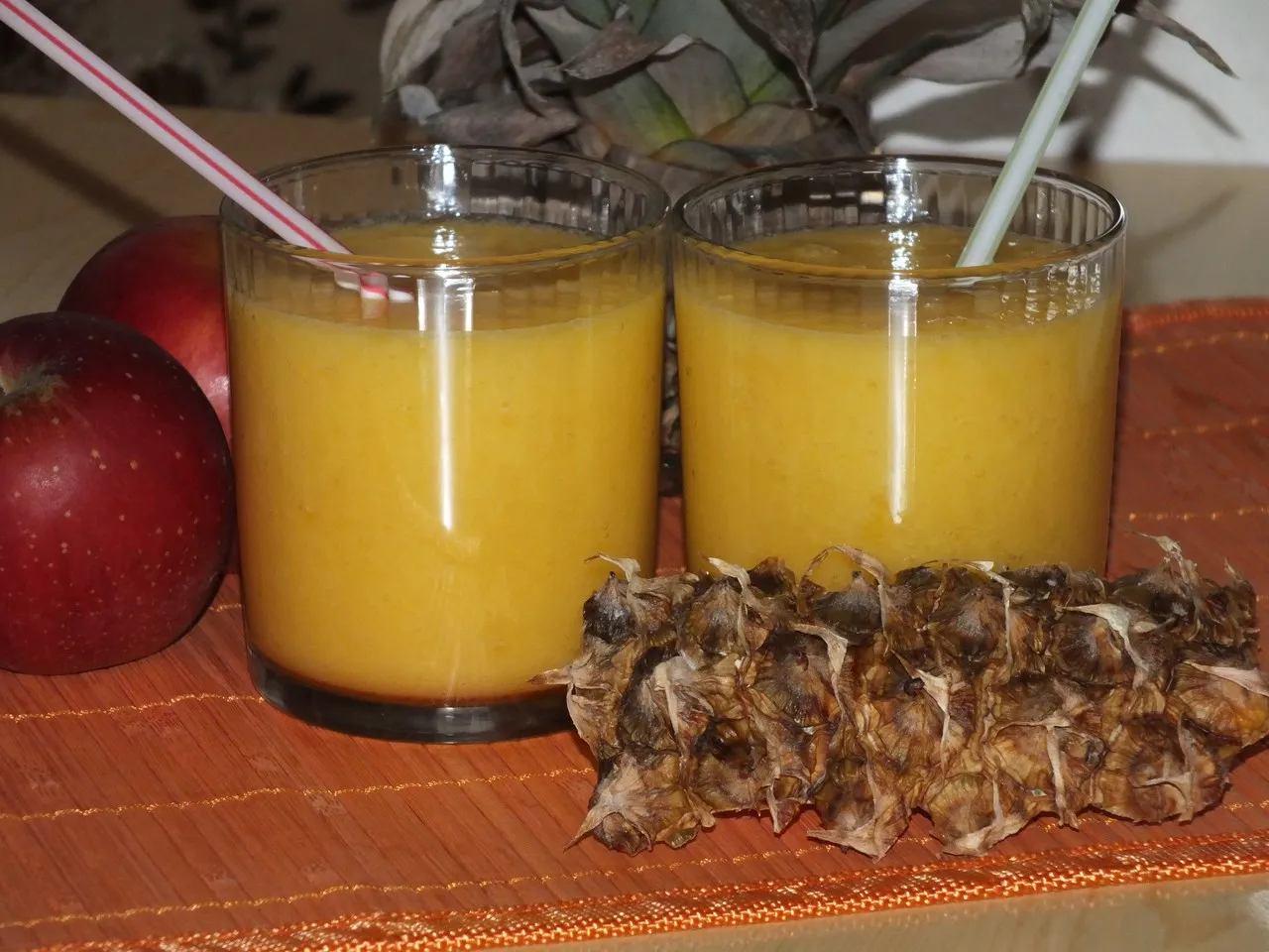 Ananasowo-pomarańczowe smoothie