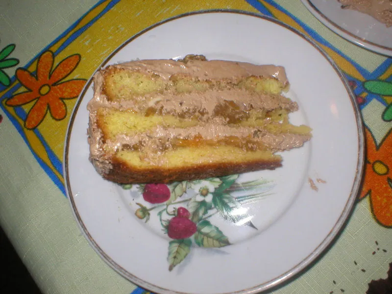Tort z kremem czekoladowym