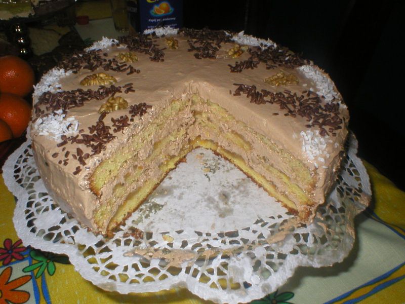 Tort z kremem czekoladowym