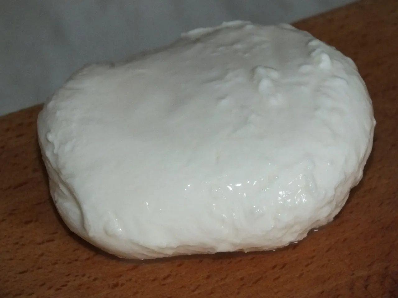 Grillowane kotlety mielone z serem mozzarella