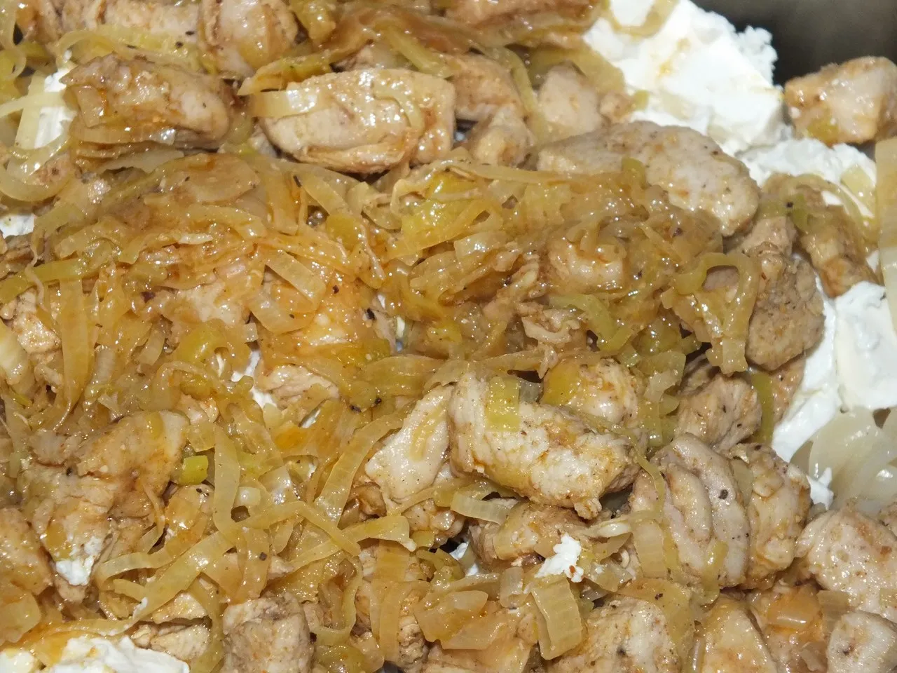 Zapiekanka makaronowa z kurczakiem i serem Feta