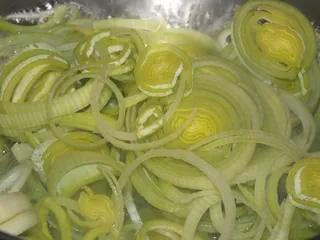 Gulasz wołowy w wiosennym wydaniu - 4